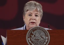México cierra de forma indefinida su embajada en Ecuador