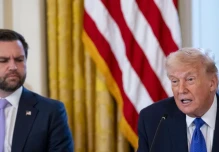 Trump sugirió que dejará a ExxonMobil "fuera" de Venezuela tras comentario de su CEO