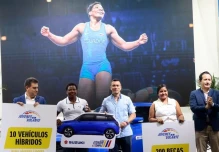 10 deportistas de alto rendimiento recibieron vehículos donados por Suzuki