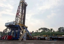 En los primeros cinco meses del 2026,  la producción petrolera en Ecuador cayó 1.5%