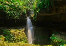 Pastaza: Las Cavernas Mayai Jee combinan el rappel con la gastronomía shuar