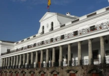 Baja del riesgo país mejora percepción financiera, pero no refleja toda la realidad económica 