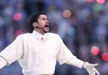 Críticas de Trump al show de Bad Bunny en el Super Bowl desatan polémica cultural