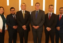 Ecuador firmó con Banco Mundial préstamo de $ 300 millones