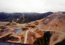 Petróleo y minería amenazan más a Amazonía de Ecuador que los incendios