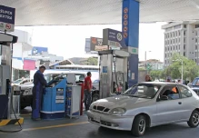 Las gasolinas Extra y Ecopaís suben 8 centavos