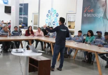 La crisis provoca el cierre de sedes de la Cancillería