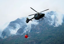 Ecuador redobla esfuerzos para extinguir las llamas en El Cajas