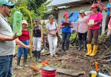 Agricultores de Jondachi aprenden sobre la elaboración de biol