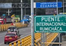 Gobierno busca evitar paro de transportistas en el Carchi tras arancel a Colombia