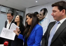 La reelección de Correa tiene la vía trazada