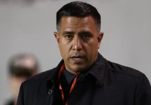 César Farías, entrenador del Aucas, fue suspendido 14 meses