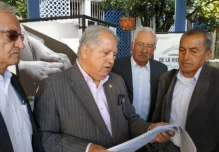 Jubilados denuncian a Correa por manejo de recursos del IESS