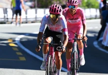 Carapaz se mantiene segundo en el Giro de Italia 