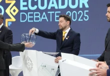Luis Tillería dejó Londres para buscar la Presidencia de Ecuador 