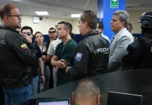 Allanan oficinas de CNEL a nivel nacional por presunta red de corrupción