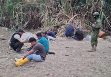 Loja: Minería ilegal dejó 9 detenidos y 14 excavadoras inhabilitadas