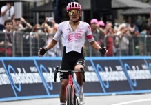 Richard Carapaz ganó la etapa 11 del Giro de Italia