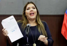 Exvicepresidenta Vicuña afronta proceso por lesividad