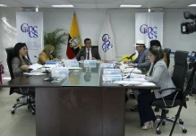 5 miembros piden renuncia del presidente del CPCCS