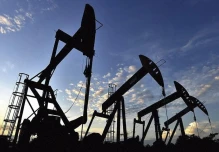 El petróleo WTI, referente de Ecuador, baja 0,3 % hasta 61,33 dólares
