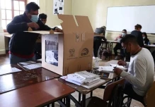 Inversionistas: Los ecuatorianos se resisten a cambios económicos estructurales y necesarios