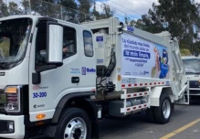 Quito suma 6 camiones y 1.024 contenedores de basura 