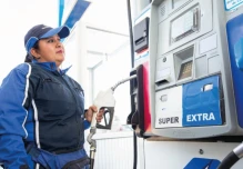 El galón de gasolina Súper 95 cayó por debajo de los $ 4