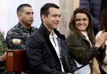 El riesgo país cayó tras primeras jornadas de protestas