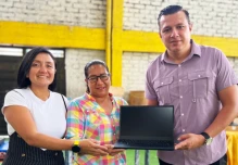 37 computadoras fueron entregadas en Zamora Chinchipe 