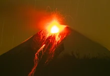 El Sangay genera 3,5 explosiones cada hora