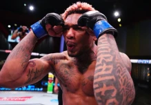 Michael Morales venció a Gilbert Burns y sigue invicto 