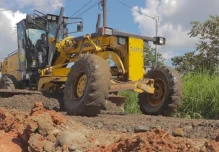 El municipio realiza mantenimiento vial en El Coca