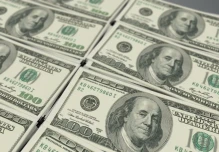 Mientras el mundo se endeuda más, Ecuador busca sostener sus cuentas fiscales