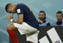 Los clásicos Inglaterra-Francia y Países Bajos-Argentina alumbran los cuartos