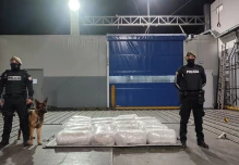 Una tonelada de cocaína fue hallada dentro de contenedor en aeropuerto de Quito