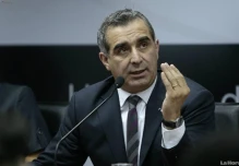 Se eleva polémica tras suspensión de fiscal en caso Petroecuador