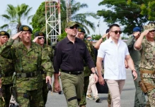 Noboa abre posibilidad de una base militar europea en Ecuador