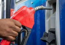 Gasolina Extra escasea en Quito por fallas en despachos
