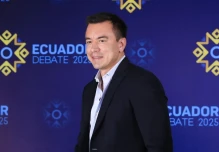 Noboa afirma que Abad es "una traidora que ya está destituida"