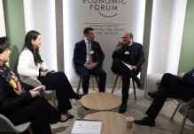 Noboa mantuvo una intensa agenda en Davos
