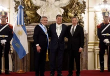 EEUU abandona posesión de Alberto Fernández por presencia de Correa y otros prófugos de la justicia