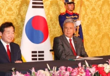Ecuador y Corea firman 5 acuerdos y Seúl propone administrar aeropuerto Manta