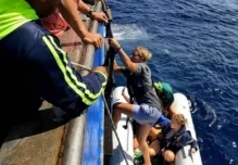 Barco atunero ecuatoriano rescató a 8 náufragos daneses en el Pacífico 