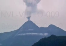 El Reventador expulsó material piroclástico