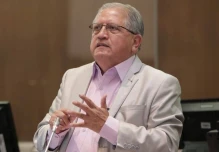 Henry Llanes: “El sector petrolero se maneja de tumbo en tumbo” 