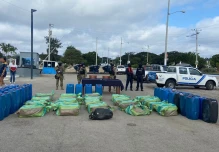 Una lancha con una tonelada de cocaína fue capturada cerca a Santa Elena