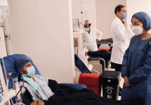 Deuda estatal con clínicas de diálisis angustia a miles de pacientes