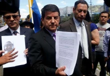 Exestudiantes del Mejía demandan a Jalkh y Serrano