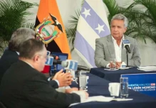 Presidente Lenín Moreno lanza sus dardos
